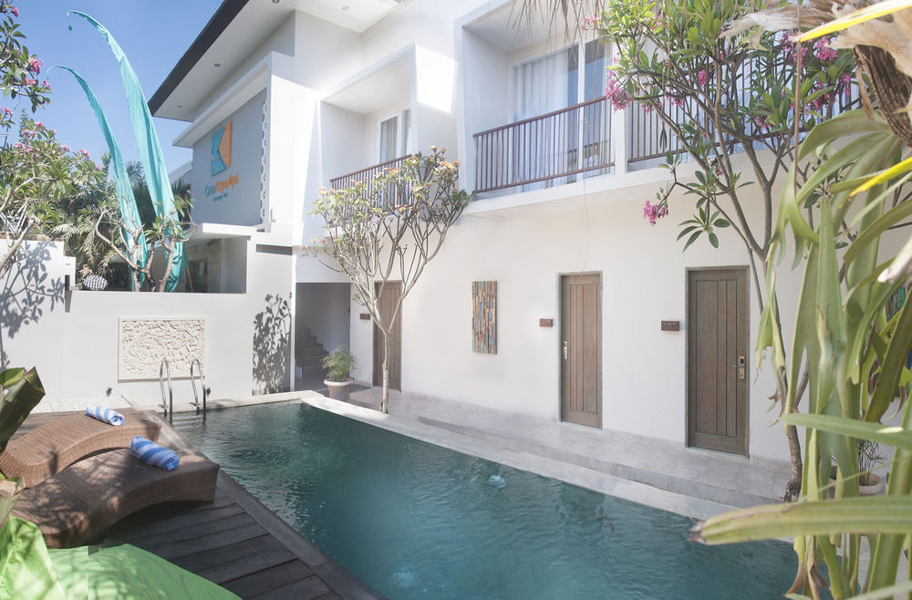 Zen Rooms Seminyak Kayu Jati エクステリア 写真